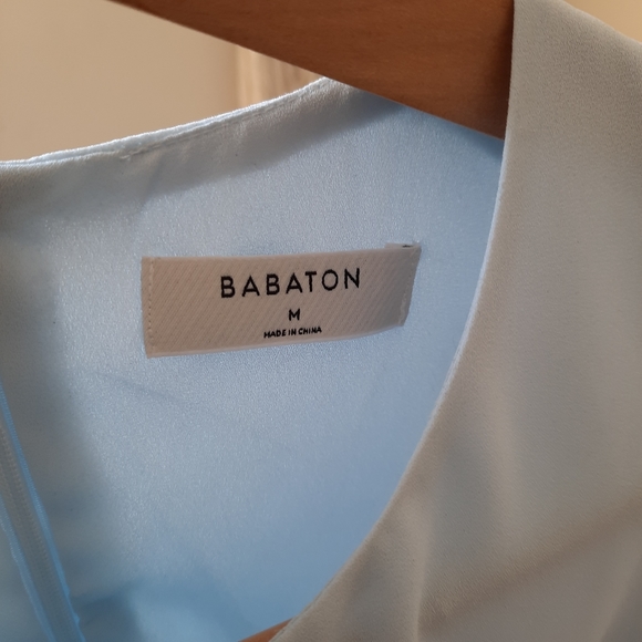 Babaton baby blue sleeveless blouse (M) - Picture 7 of 7